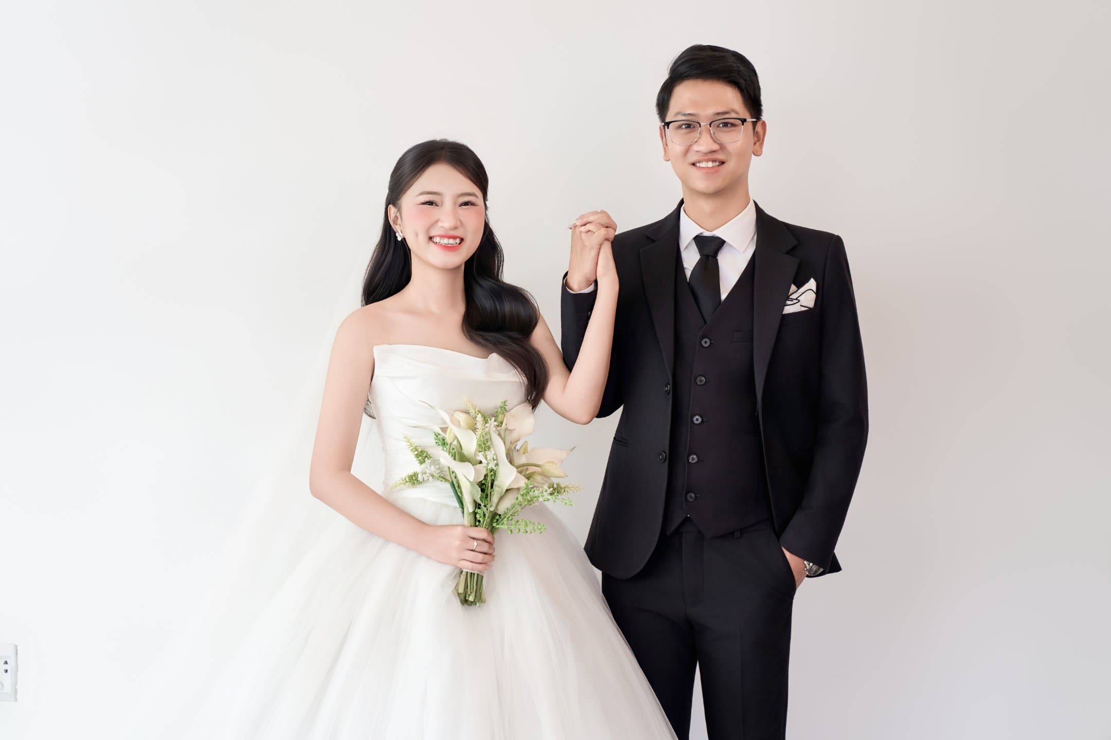 Trần Hữu Minh Hiếu & Nguyễn Thị Yến Linh