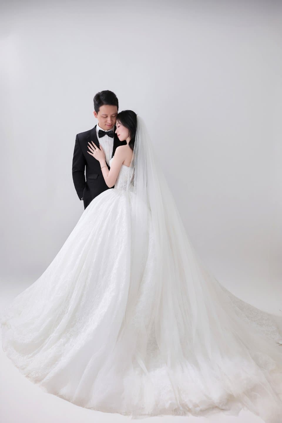 Á Đông & Mai Ly
